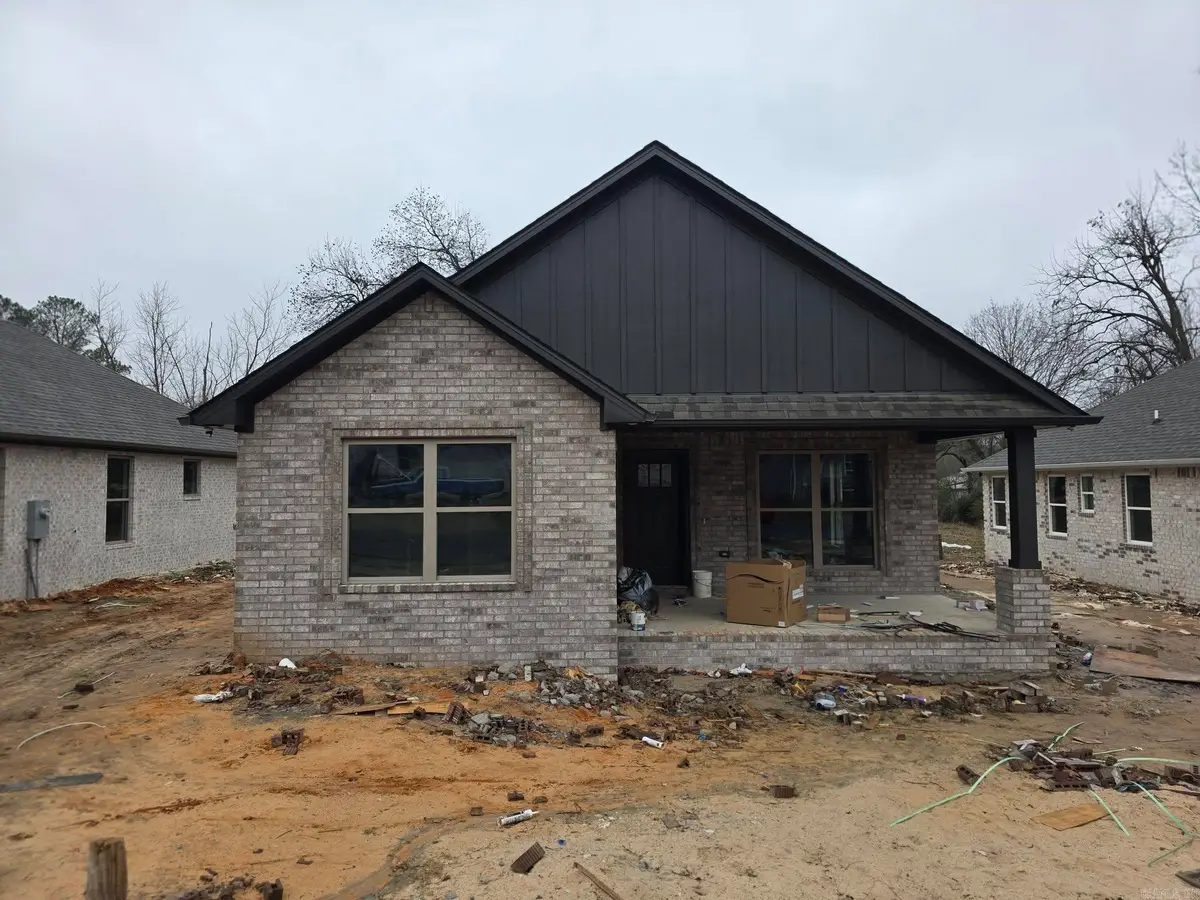 804 N 3rd Street, Paragould, AR 72450 - #1