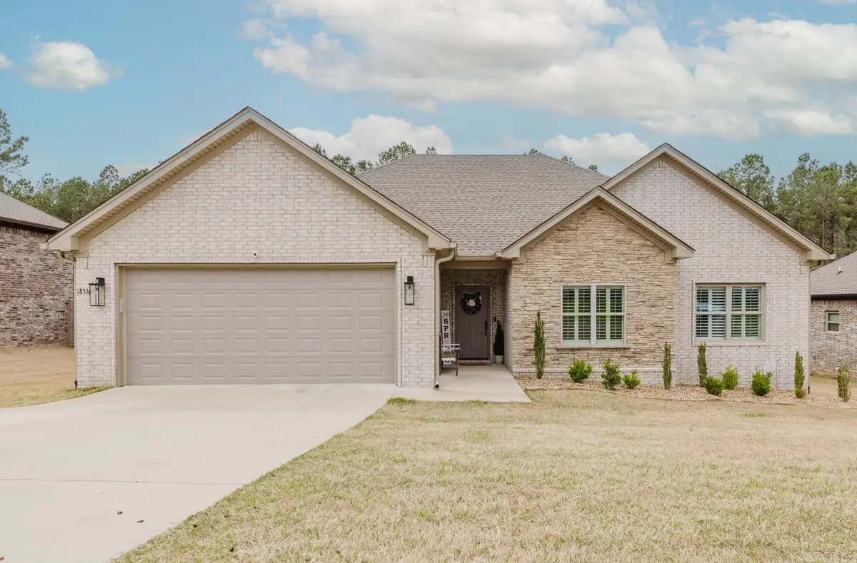 18556 Parkway Pines Drive, Bauxite, AR 72011 - Image #1