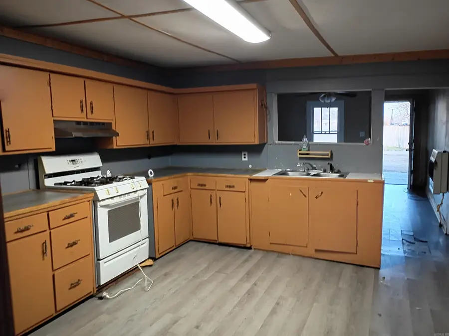 1102 S Stewart Street, Rector, AR 72461 - #2