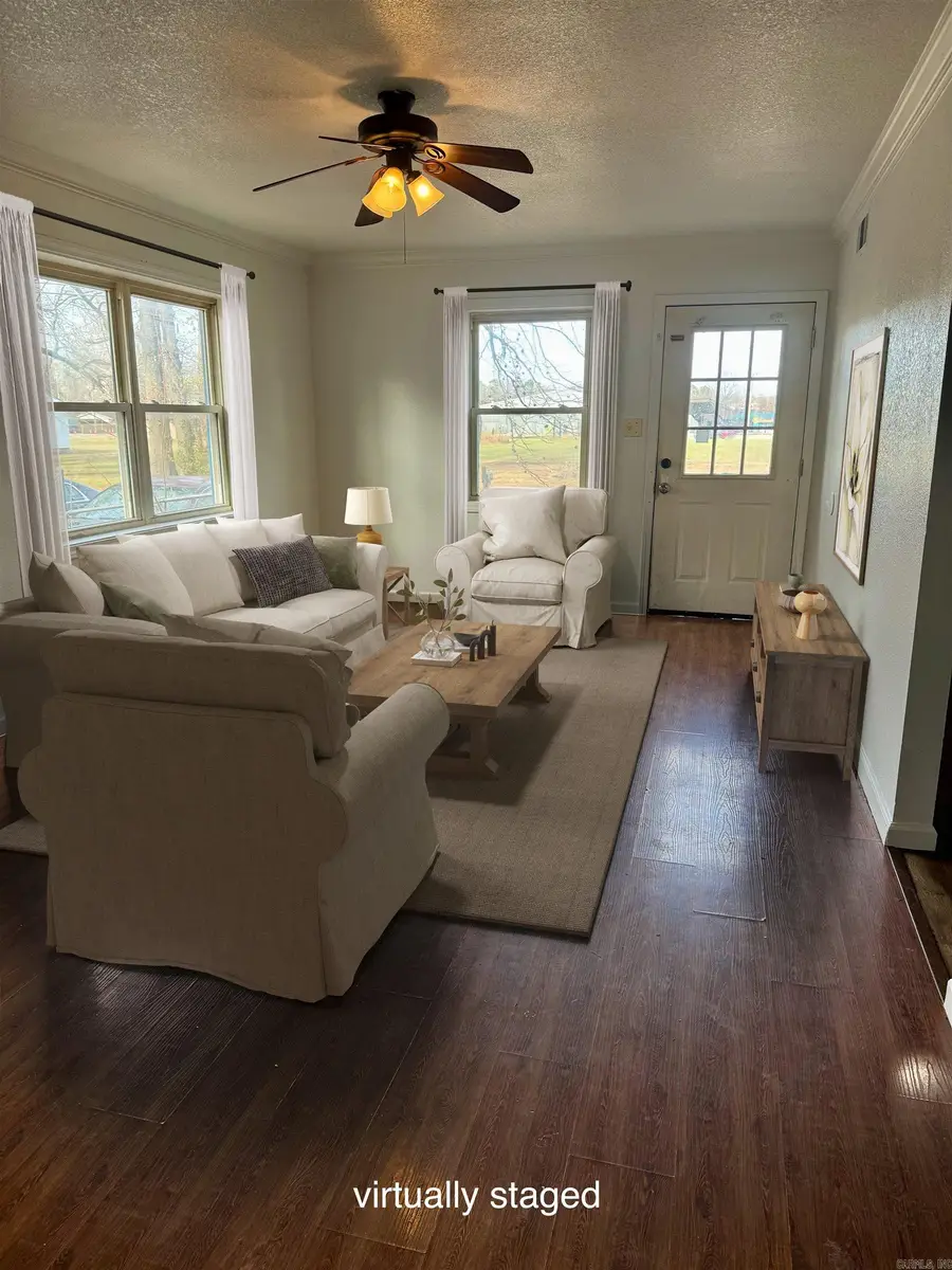 215 Pine Street, Jonesboro, AR 72401 - #2