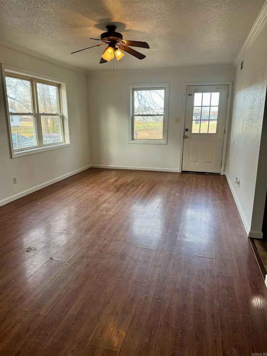 215 Pine Street, Jonesboro, AR 72401 - #3