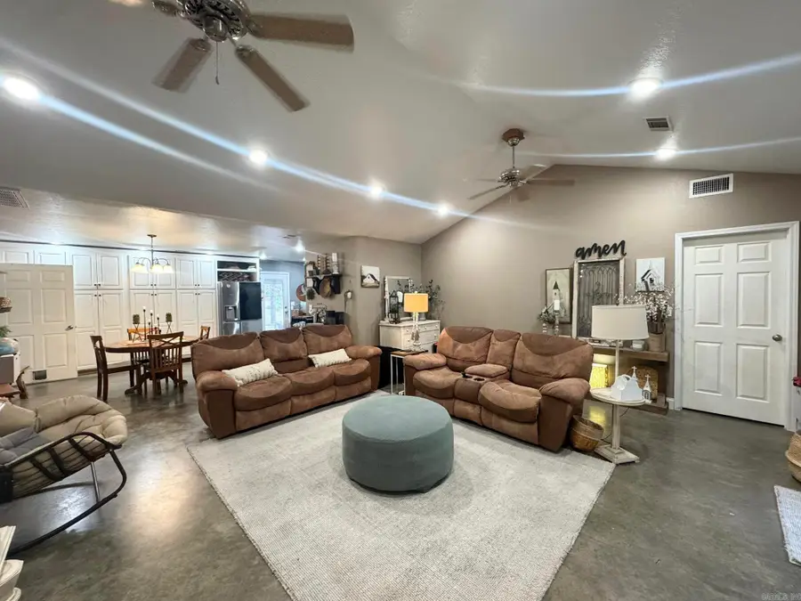 656 Pitard Loop, Mountain View, AR 72560 - Image #2