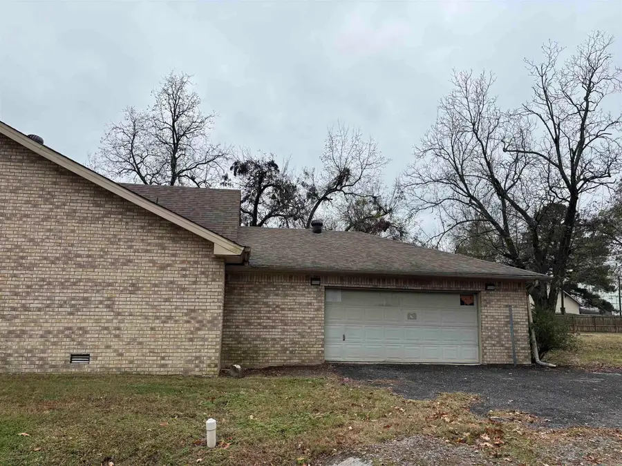 703 W 4th St, Lonoke, AR 72086 - #3