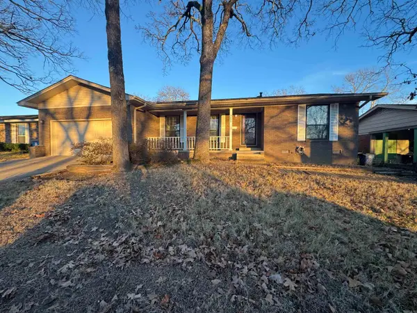 5200 Hampton, North Little Rock, AR 72116