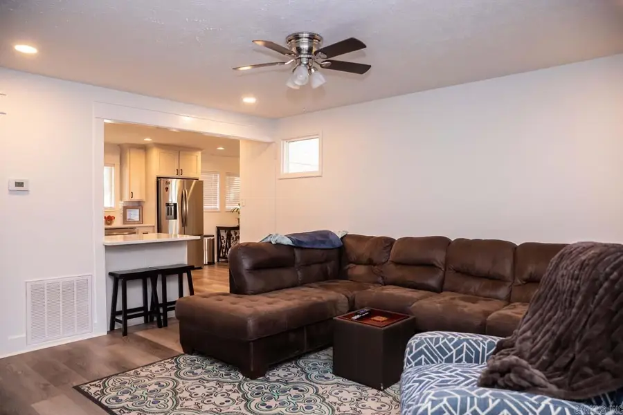 2207 Broadview Ave, Conway, AR 72034 - #2