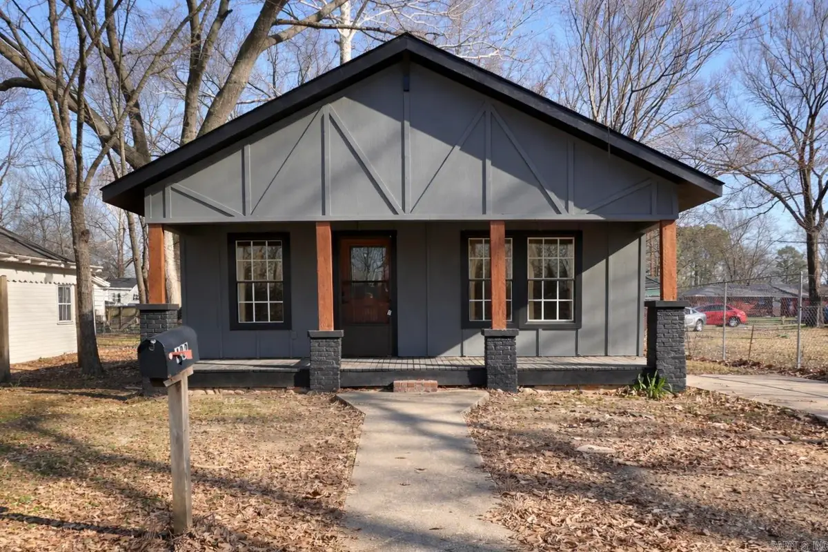 402 N Morrill Street, Morrilton, AR 72110 - Image #1