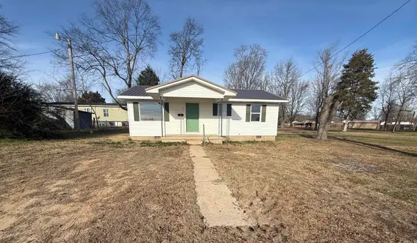 303 NW Third Street, Corning, AR 72422