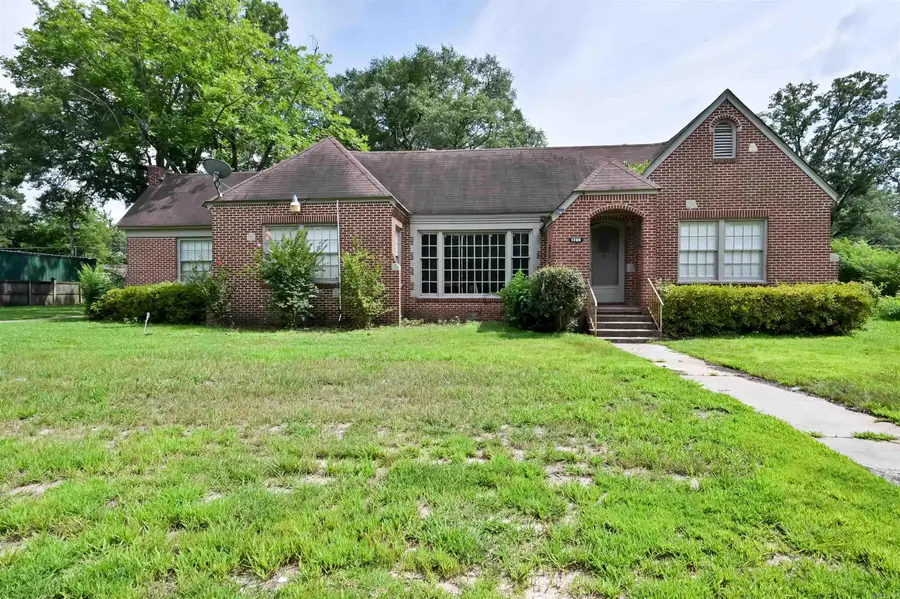 1300 W 28th Avenue, Pine Bluff, AR 71603 - #2