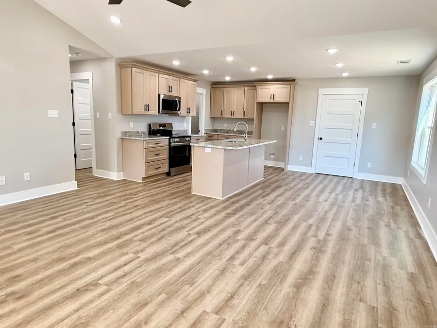 309 W Light Street, Paragould, AR 72450 - #2