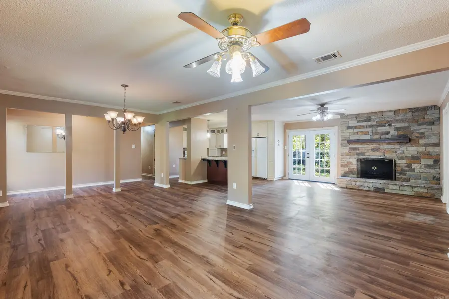 13 Oakdale Dr, Conway, AR 72034 - Image #2