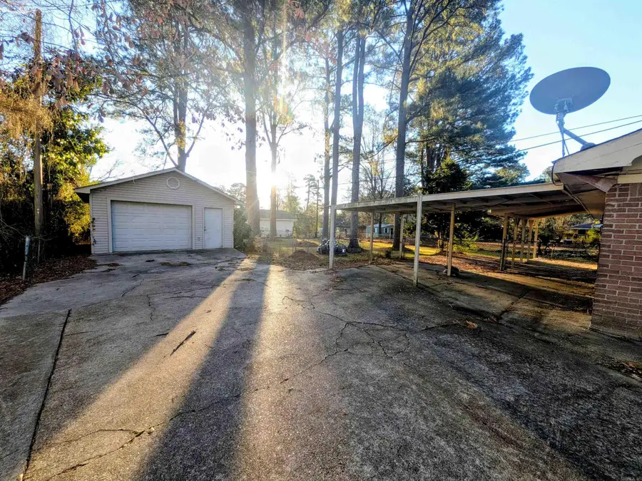 569 Elaine, Camden, AR 71701 - Image #2