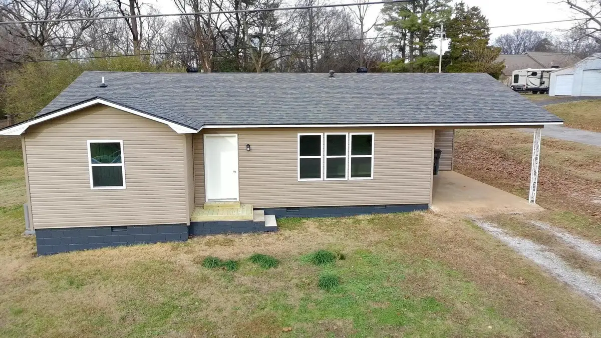 110 W 7th Street, Newark, AR 72562 - #1