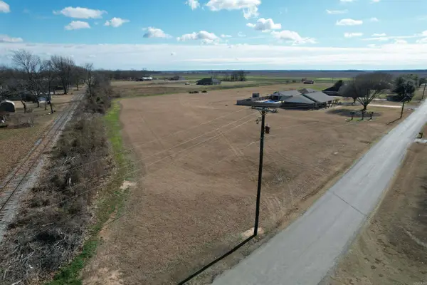 203 Glosup Rd, McGehee, AR 71654