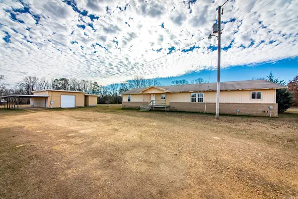 100 Simmons Road, Leola, AR 72084