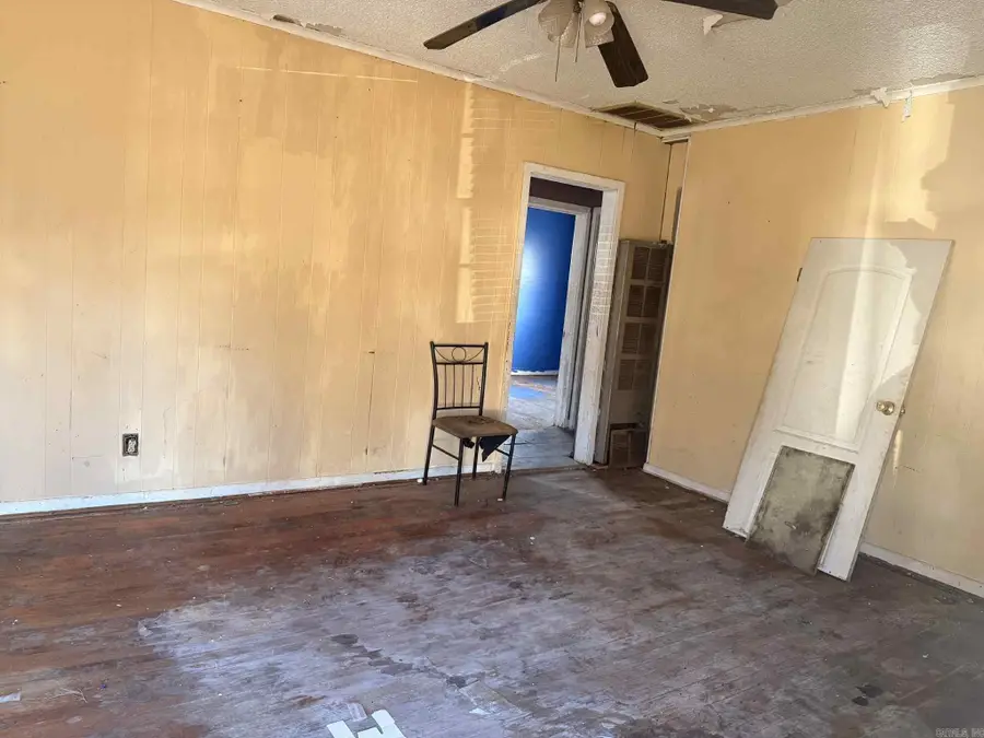 1604 W 30th Avenue, Pine Bluff, AR 71603 - #2