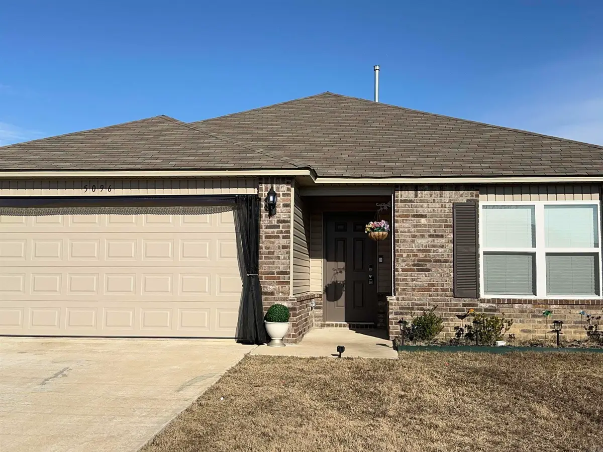 5096 Red Fox Trl, Bauxite, AR 72011 - Image #1