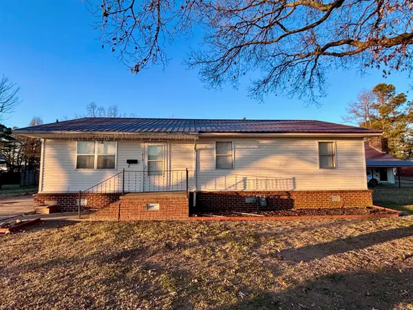 410 E Elm St, Walnut Ridge, AR 72476