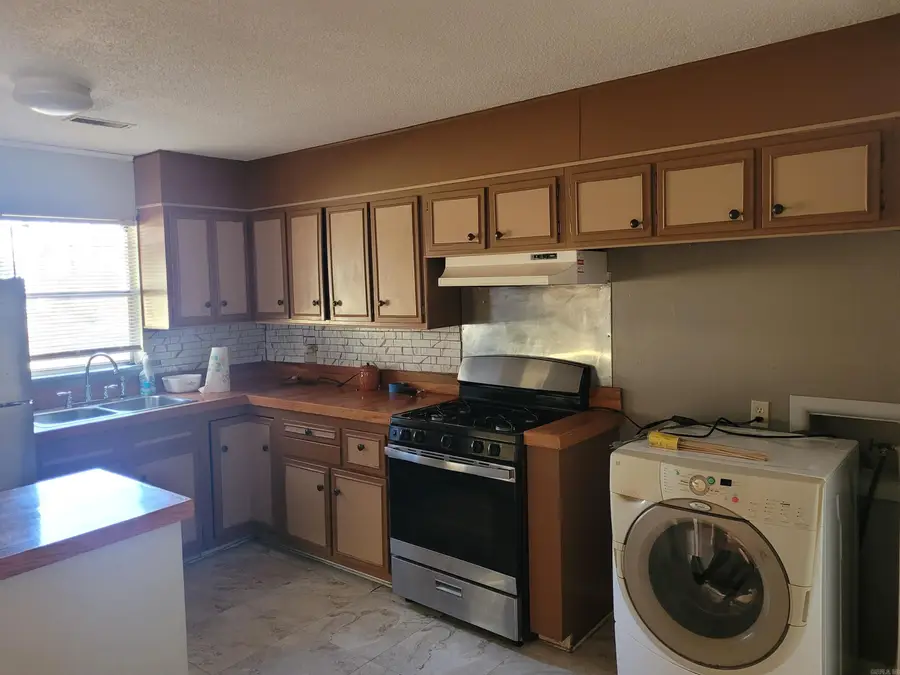 402 Robin Road, El Dorado, AR 71730 - Image #3