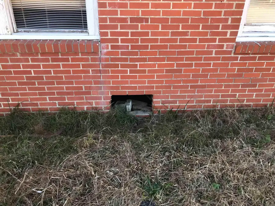 2412 S Camden Road, Pine Bluff, AR 71603 - #2