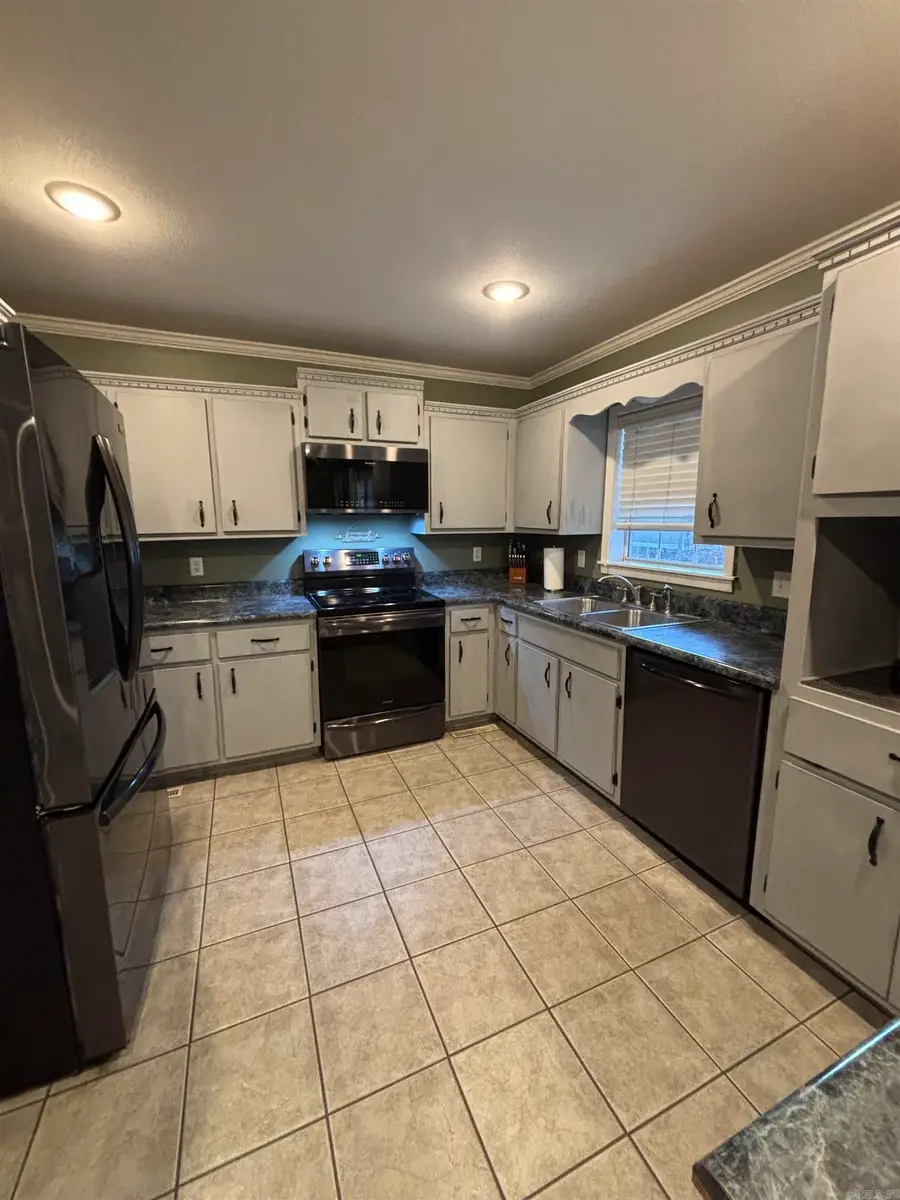 412 Cindy Dr., Paragould, AR 72450 - Image #2