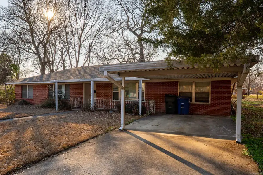 819 & 821 Center Street, Conway, AR 72034 - Image #3