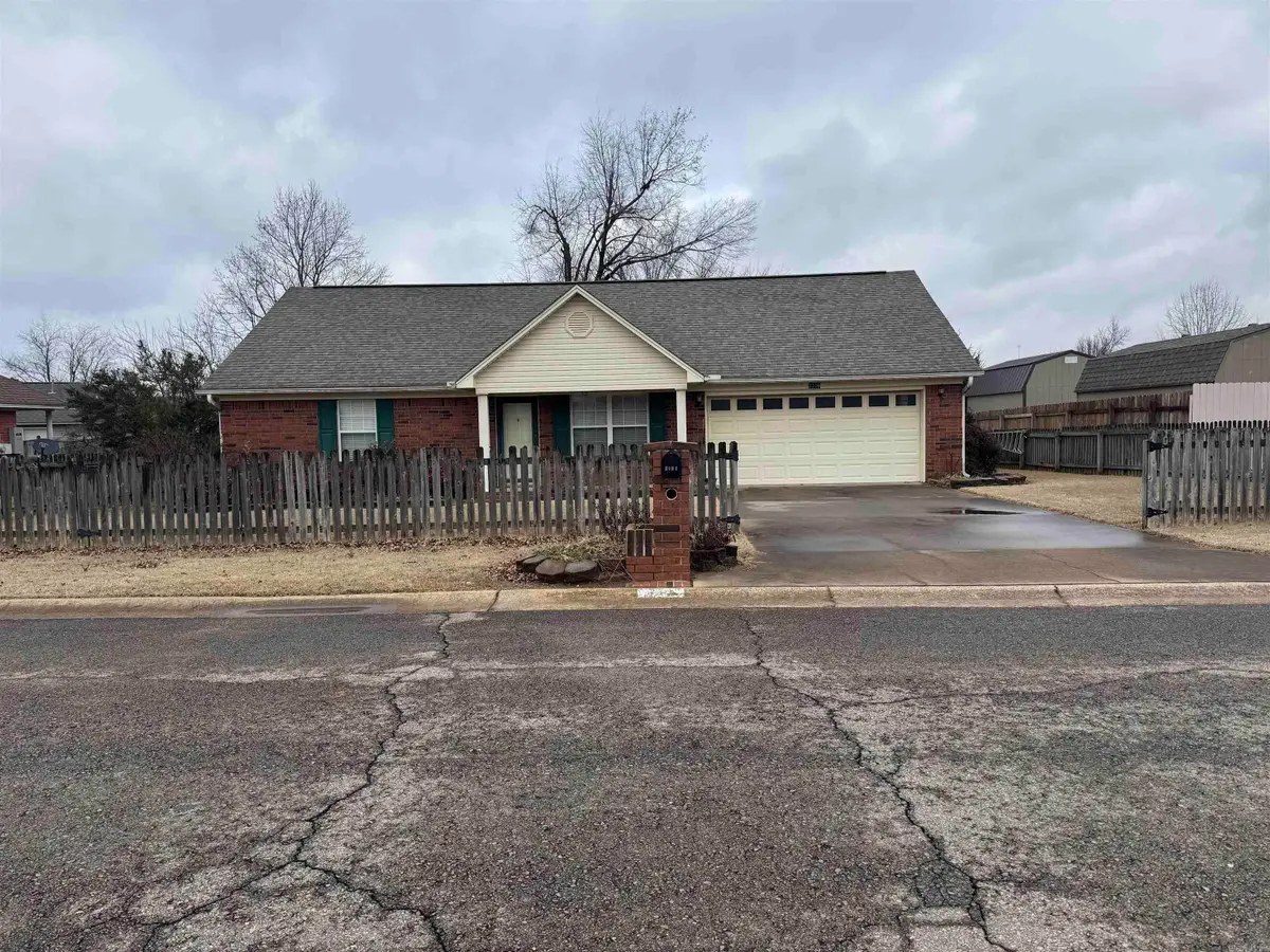 2106 Audley Bolton Dr, Searcy, AR 72143 - Image #1
