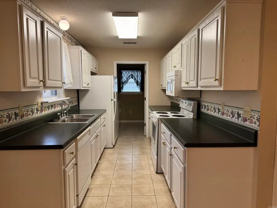 2106 Audley Bolton Dr, Searcy, AR 72143 - Image #3