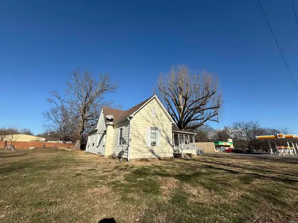 512 W 6th Street, Newark, AR 72562