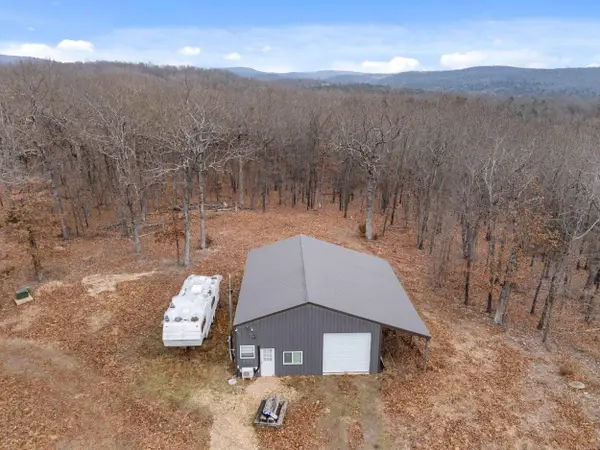 843 Hugh Lane, Oakland, AR 72661