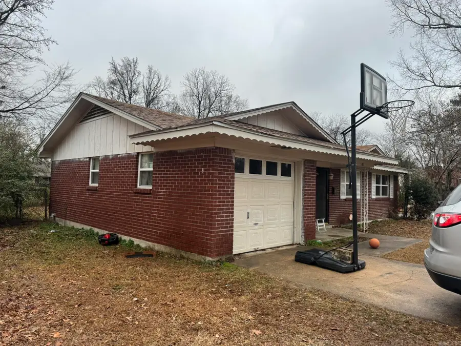 1301 W 31st Avenue, Pine Bluff, AR 71603 - Image #2