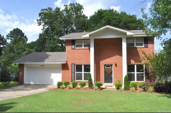 2309 W Lakeview Drive, Benton, AR 72015