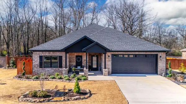 1265 Essex Drive, Benton, AR 72019