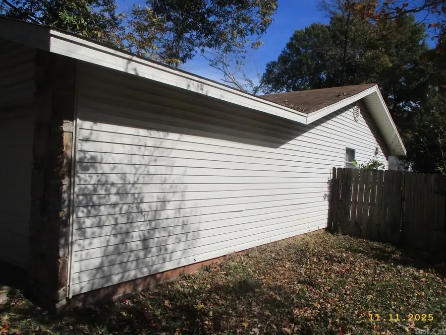 2104 West Street, Conway, AR 72032 - Image #2