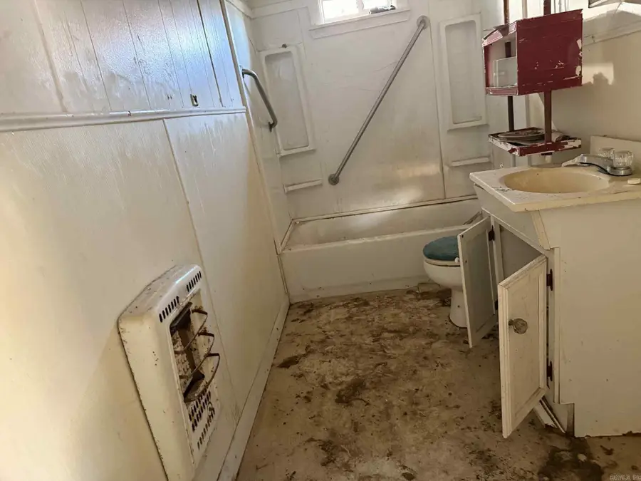 3918 W Short 3rd Avenue, White Hall, AR 71602 - Image #2