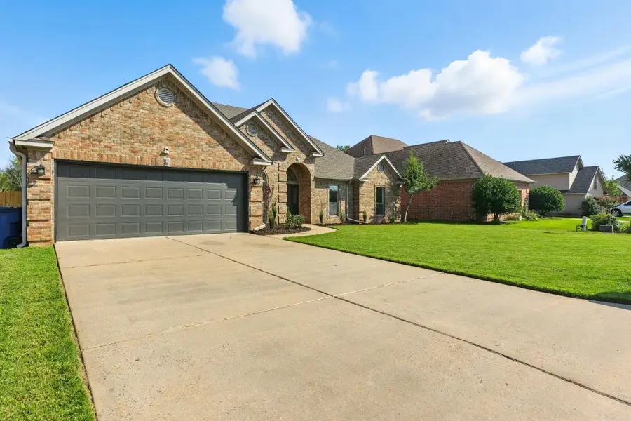 305 Maranes Circle, Maumelle, AR 72113 - Image #3