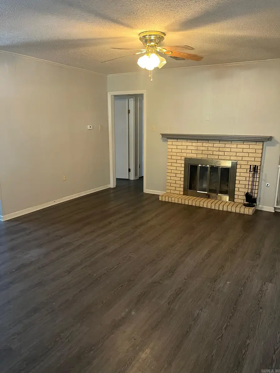 124 Shamrock Dr, Conway, AR 72032 - #2