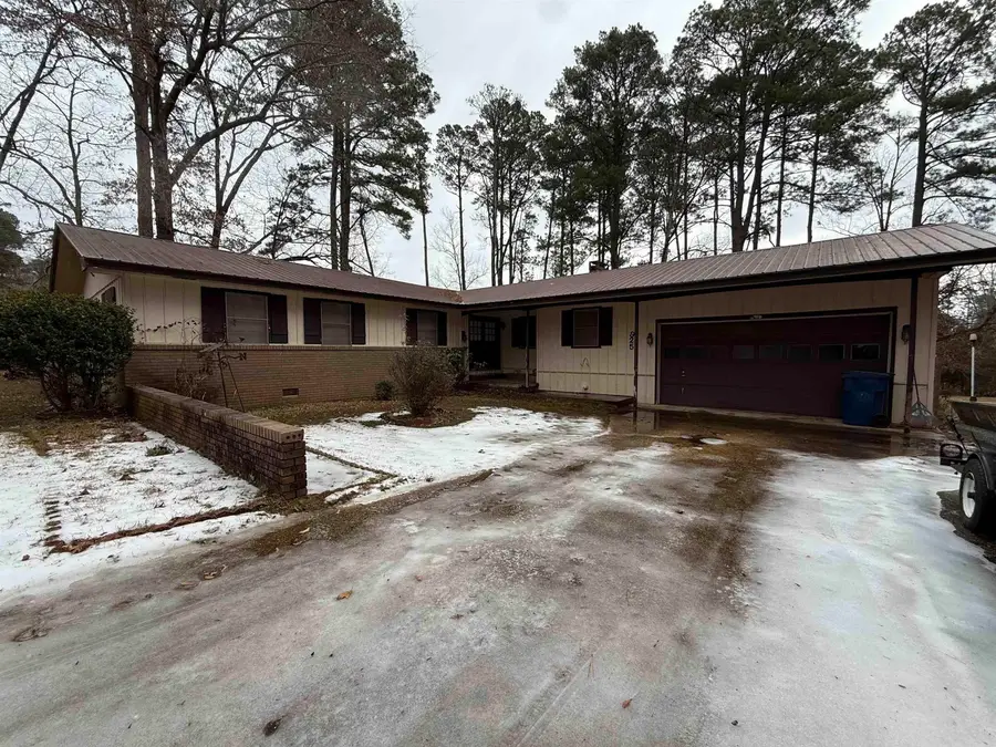 925 Woodcrest Road, Camden, AR 71701 - Image #2