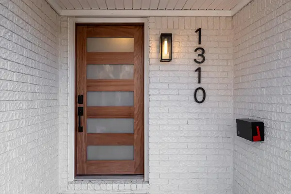 1310 Sunset Drive, Conway, AR 72034