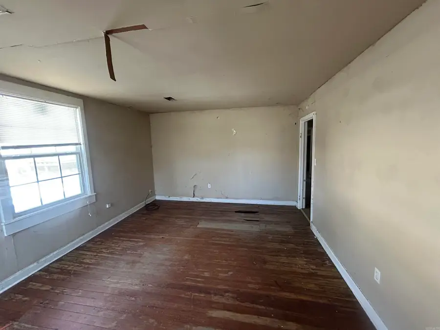 300 E Center, Searcy, AR 72143 - Image #2