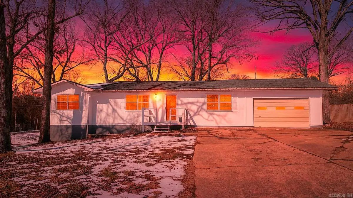 124 W 13th Street, Yellville, AR 72687 - #1