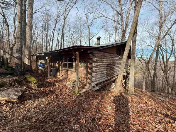 000 Private Road 422-17, Birch Tree, MO 65438