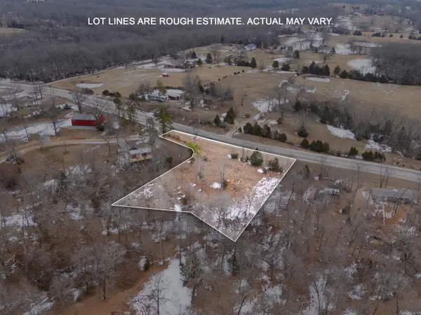 483 Oakwood Acres Circle, Flippin, AR 72634