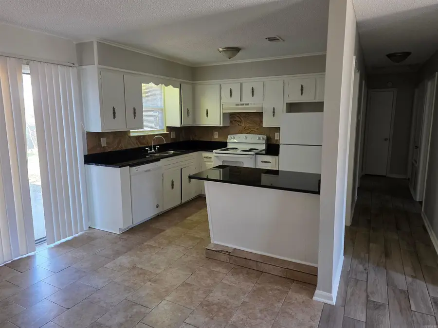 702 Charlotte Cir, Jacksonville, AR 72076 - Image #3