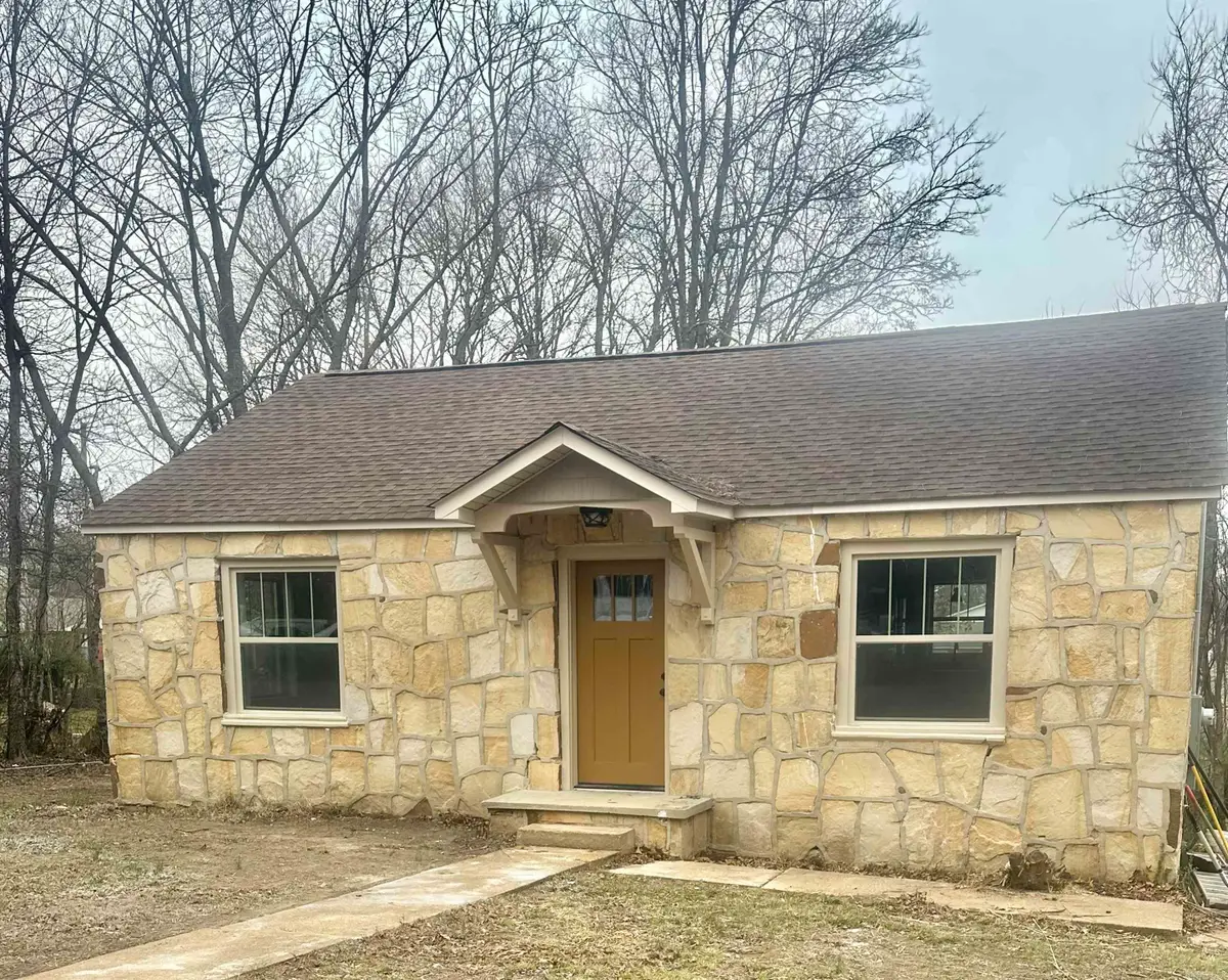 104 Olive St, Pocahontas, AR 72455 - Image #1