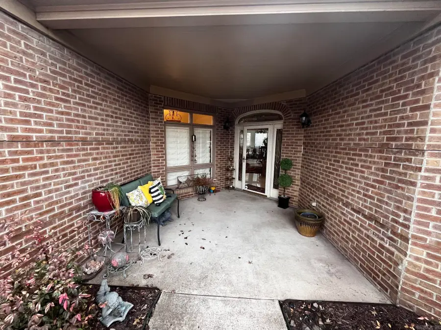 51 Hunters Green Circle, Little Rock, AR 72211 - #2