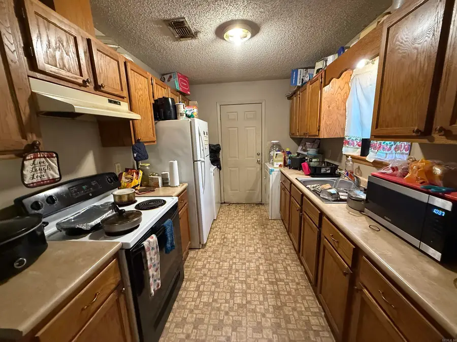 402 N Ferguson Street, Hope, AR 71801 - #3