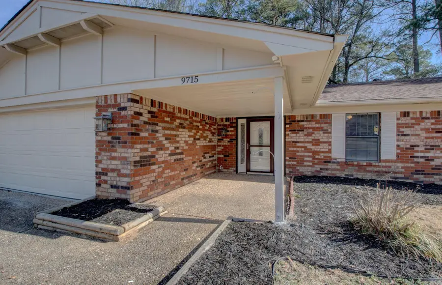 9715 Grapevine Dr, Little Rock, AR 72210 - #2