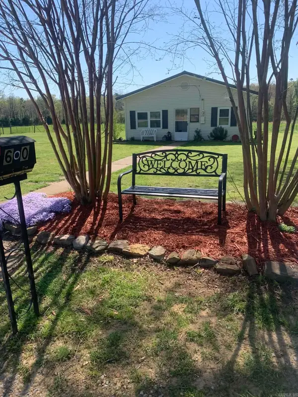 600 Creek Road, Floral, AR 72534