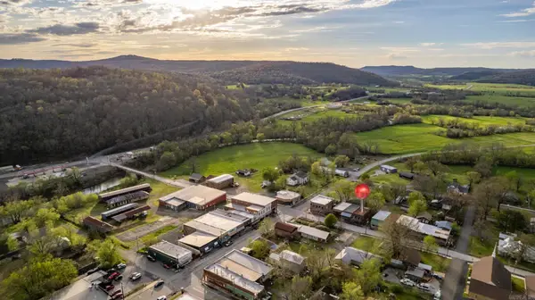 211 Oak, Leslie, AR 72645