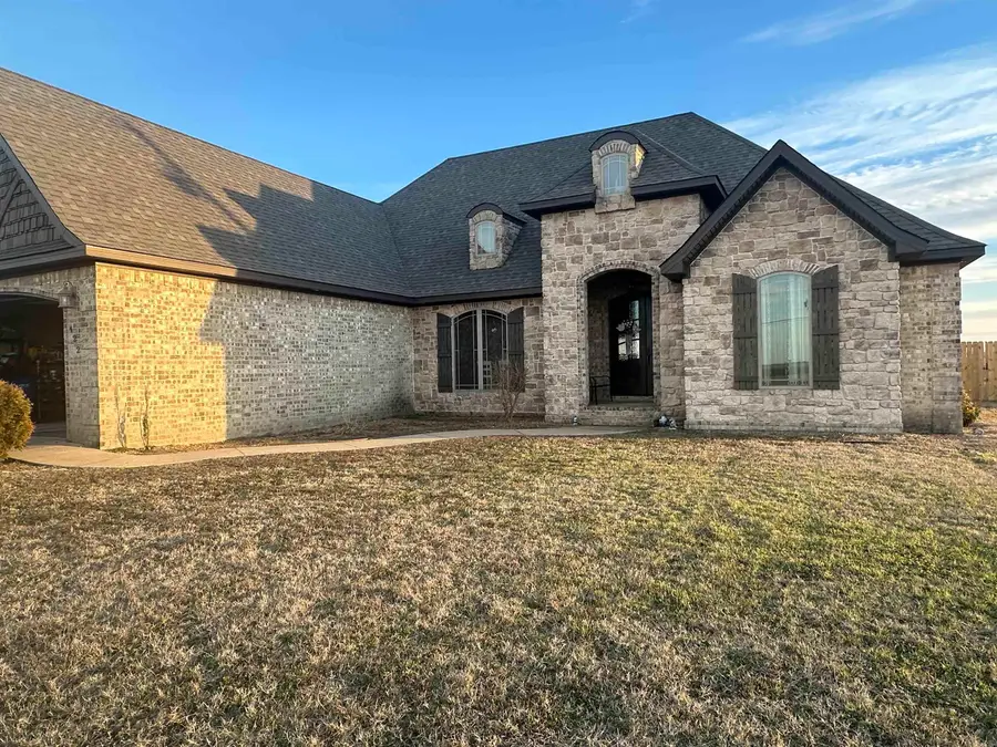 422 W State Street, Caraway, AR 72419 - #2